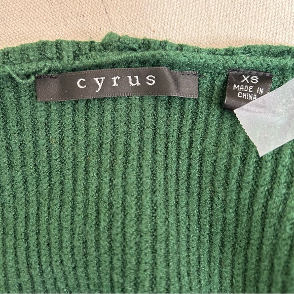 Cyrus Green Cardigan Sweater Classic Knit - Picture 5 of 5